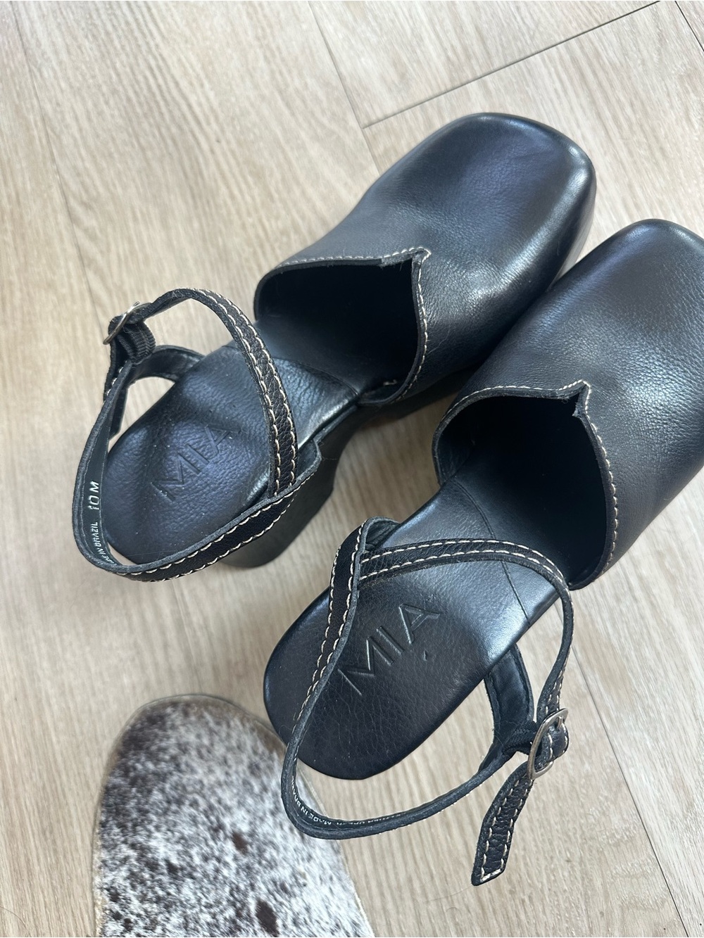 Vintage MIA Platform Clog Sandals - Picture 2 of 6